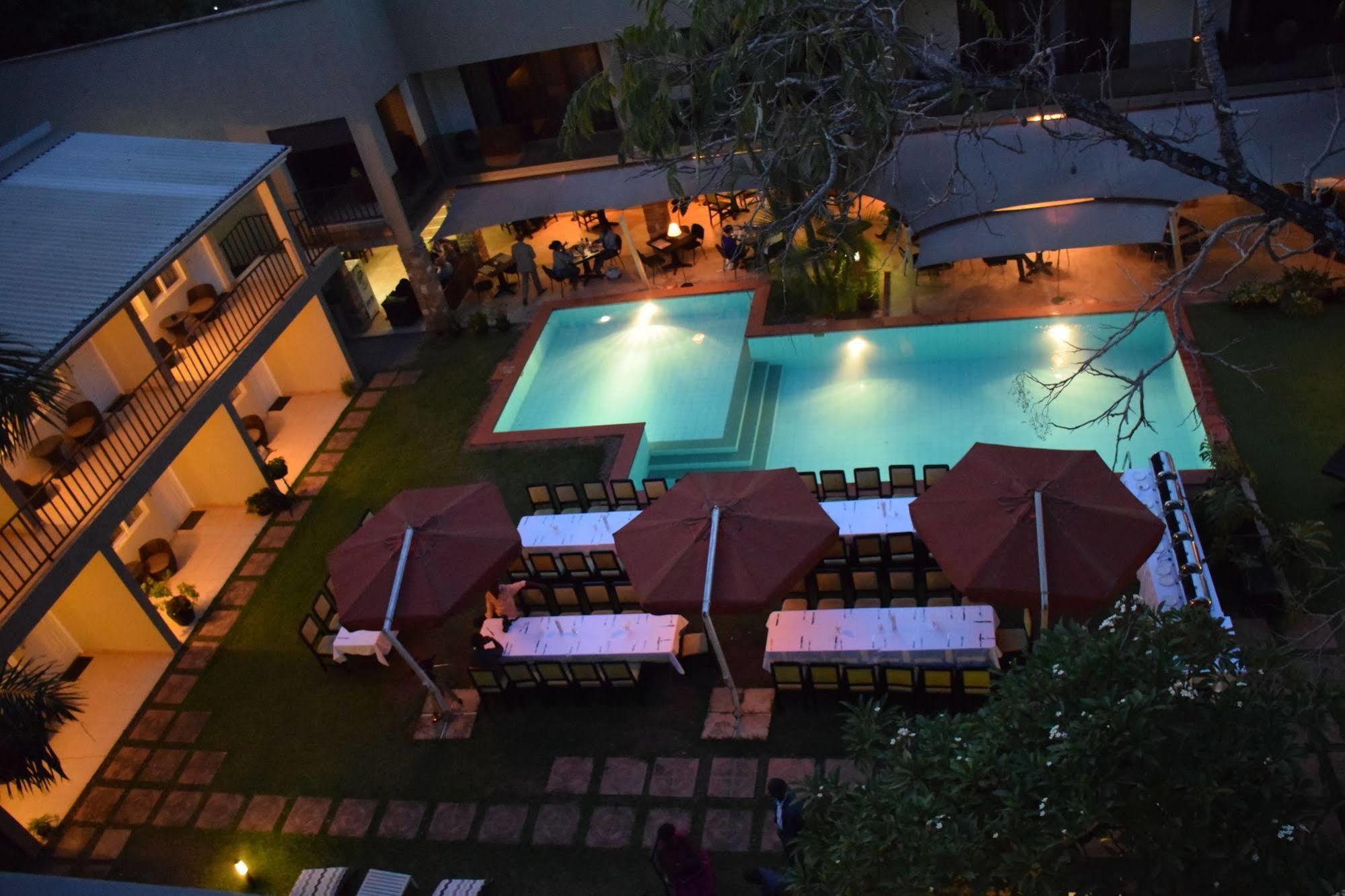 Urban By Cityblue Kampala Bagian luar foto