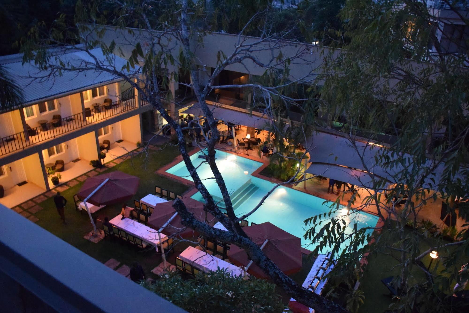 Urban By Cityblue Kampala Bagian luar foto